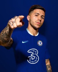 1.2亿！恩佐肥皂剧画上句号，世界杯新人王终上“车”